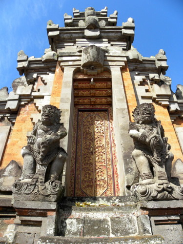 Ubud Bali temple.jpg